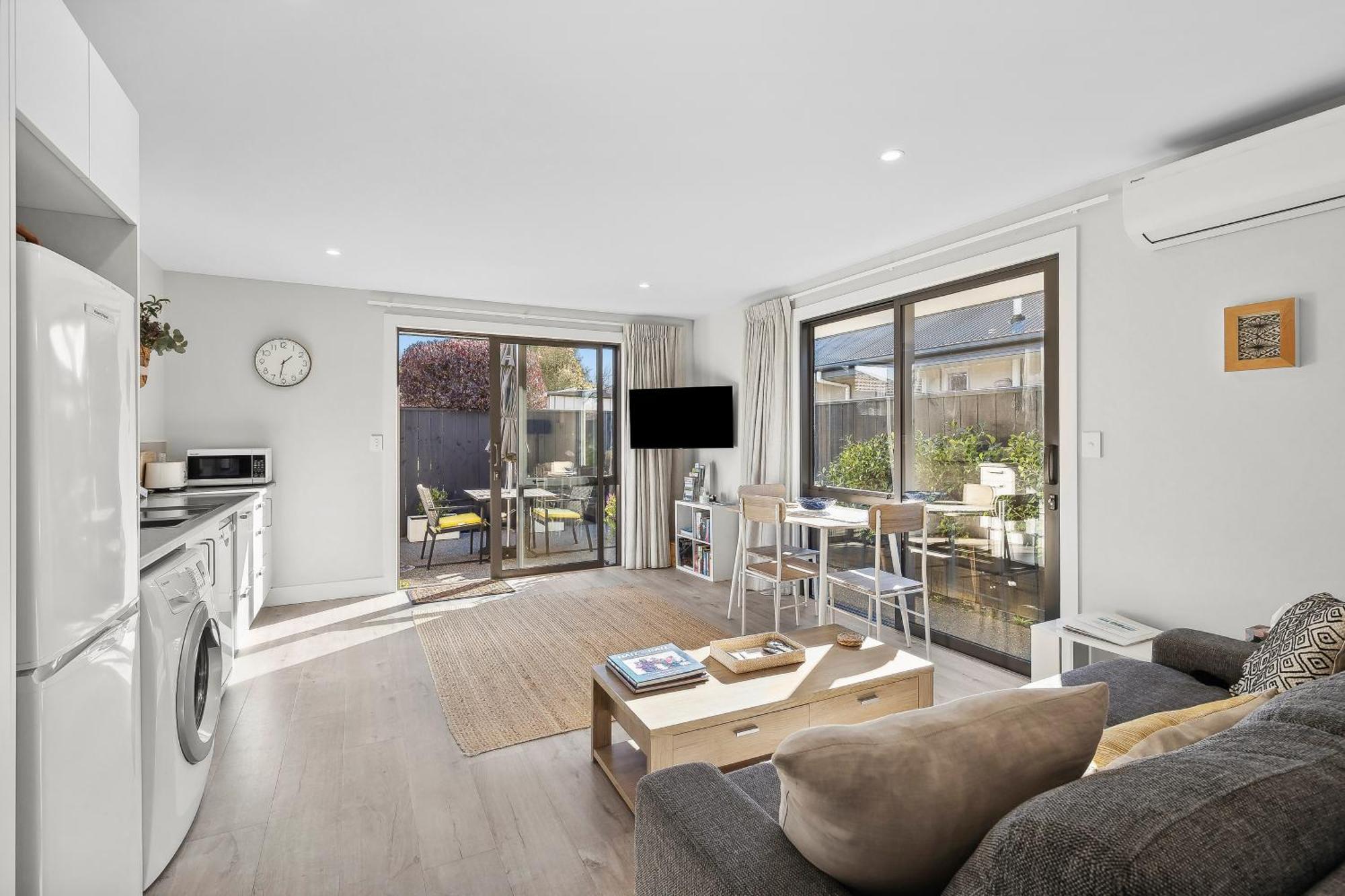 מוטואקה Modern, Sunny, Central מראה חיצוני תמונה